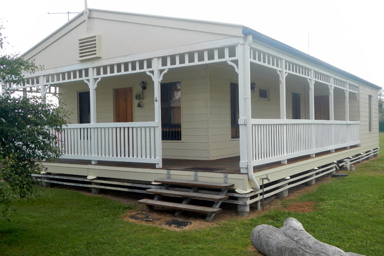 Cabin 4 Leyburn House Accommodation