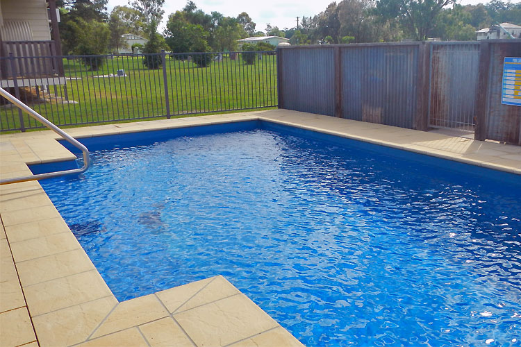 Leyburn Motel / Cabins swimming pool